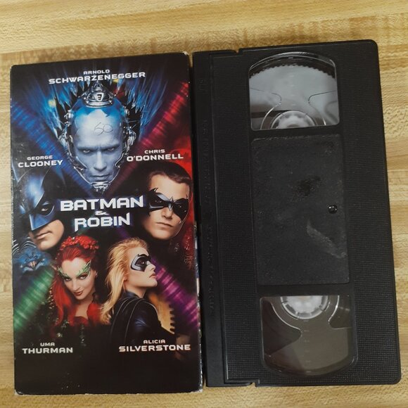 Batman & Robin VHS 1997 Clooney Schwarzenegger Joel Schumacher DC Comics 90s VTG - Picture 4 of 5